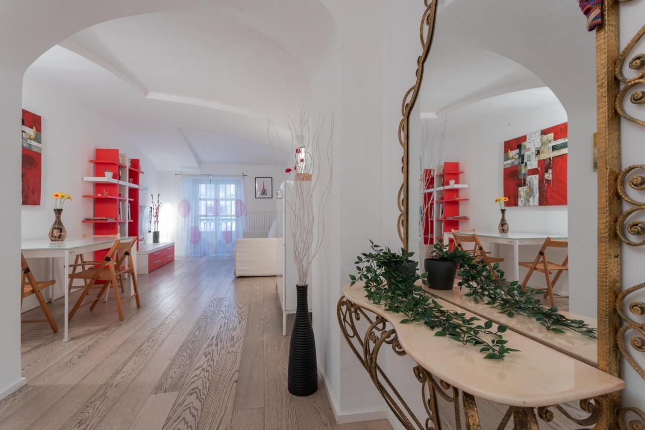 Red Studio Near Porta Nuova By Wonderful Italy Torino Exterior foto